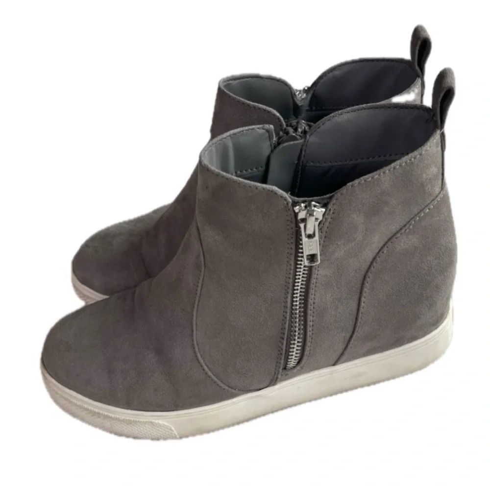 Francesca’s Women’s 8 Nelly 2 Ankle Sneaker Gray Side Zip Round Toe Comfort